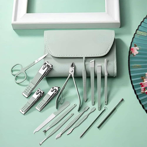 Nail Clipper/Manicure & Pedicure Kit 16 PCs