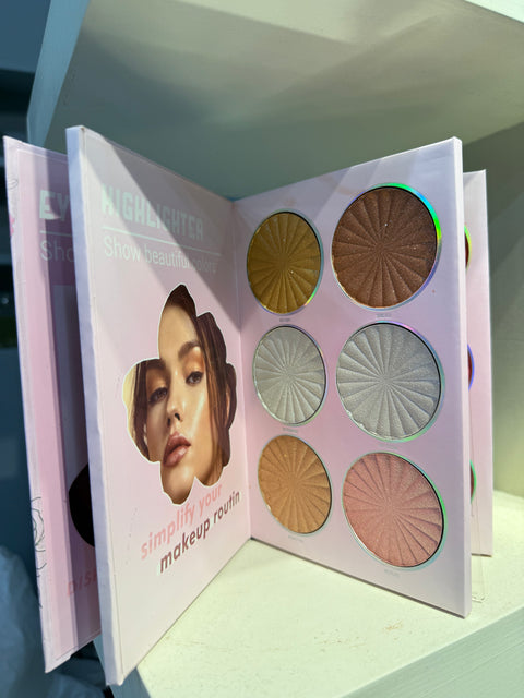 Makeup book pallate 4 pages