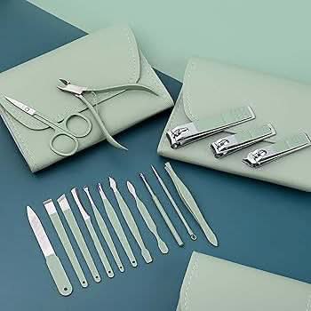 Nail Clipper/Manicure & Pedicure Kit 16 PCs